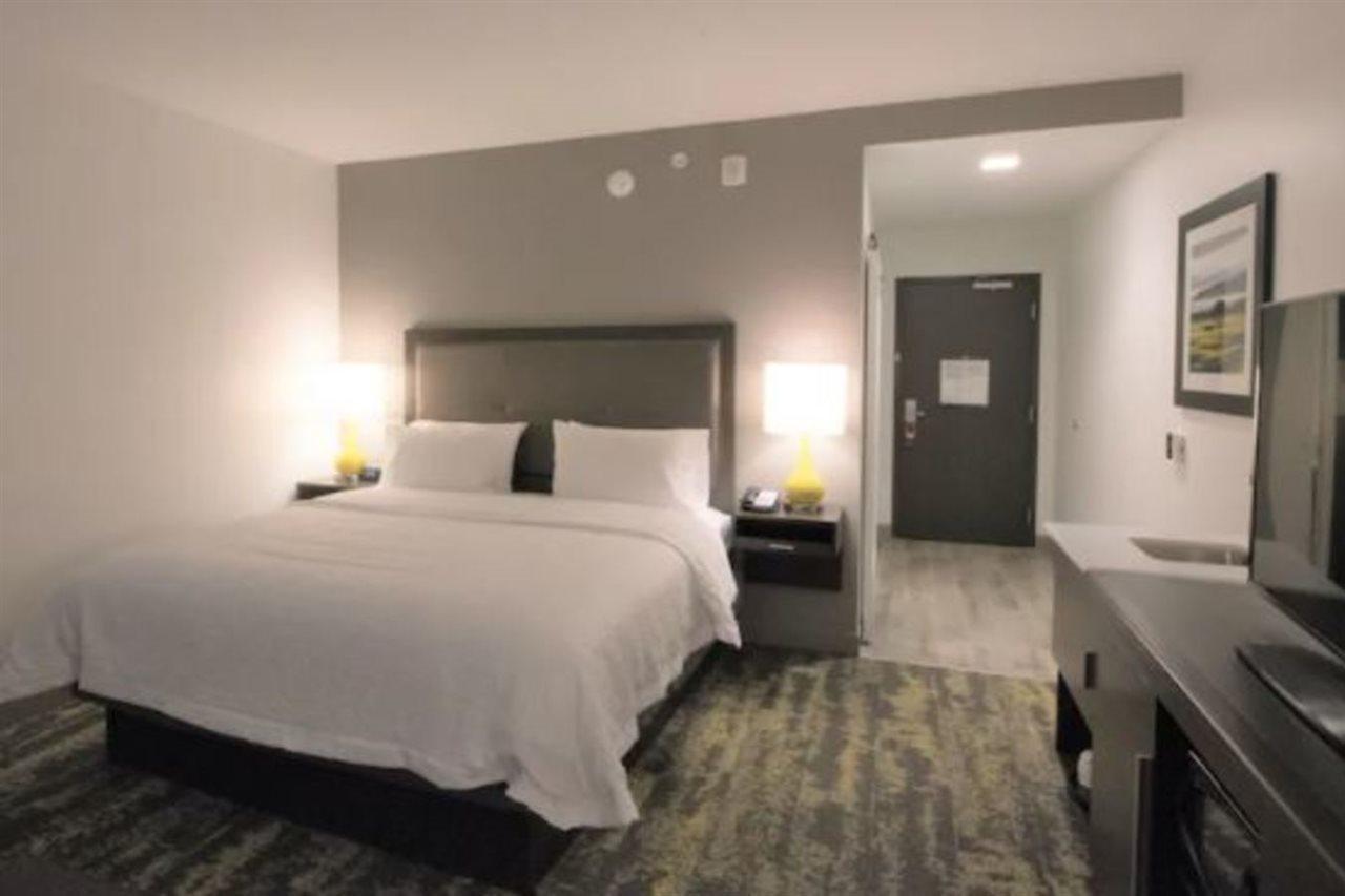 Hampton Inn & Suites Irvine/Orange County Airport Εξωτερικό φωτογραφία